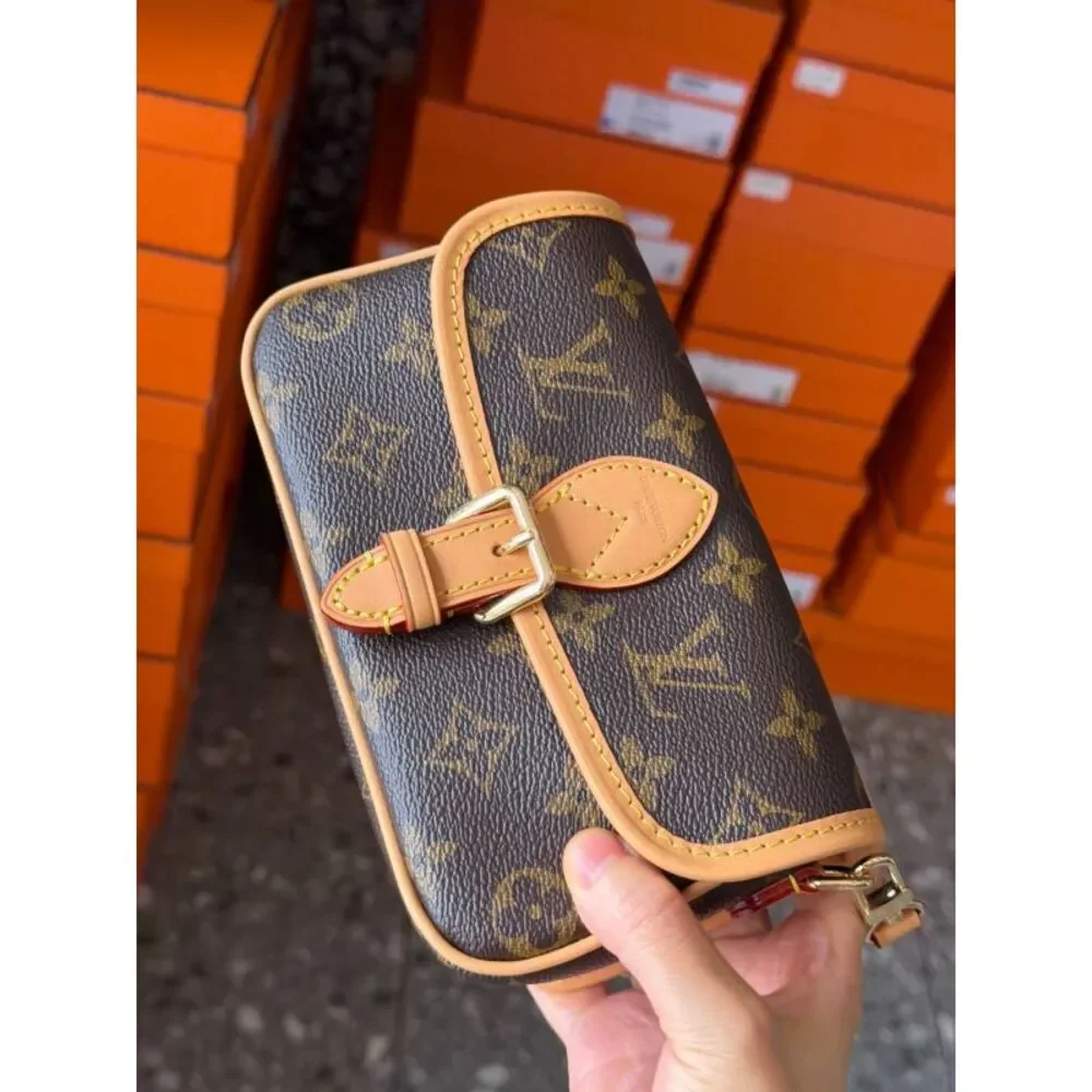 Louis Vuitton Women Pre-Loved Bag Brand New Condition
